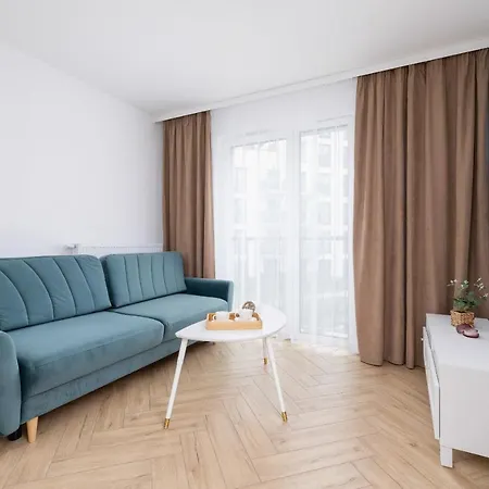 Апартаменты Stylish Strzelecka With Parking By Renters