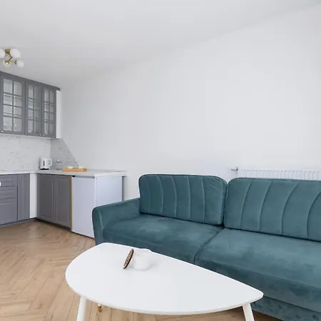 Apartment Stylish Strzelecka With Parking By Renters Katowice