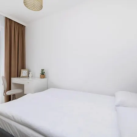 Stylish Strzelecka With Parking By Renters Katowice