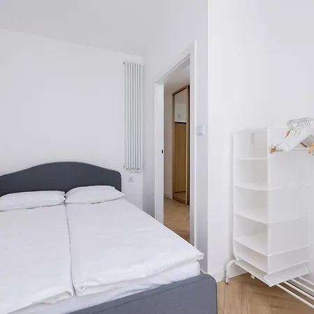 Stylish Strzelecka With Parking By Renters Katowice