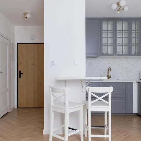 Apartment Stylish Strzelecka With Parking By Renters Katowice