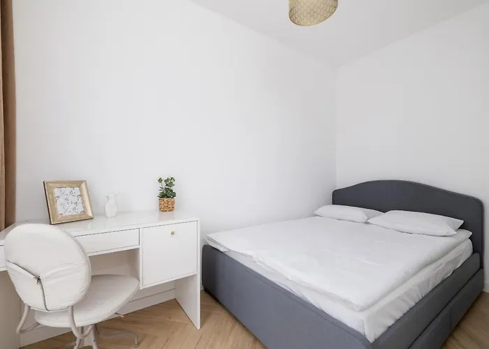 Stylish Strzelecka With Parking By Renters Katowice