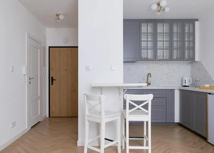 Apartment Stylish Strzelecka With Parking By Renters Katowice